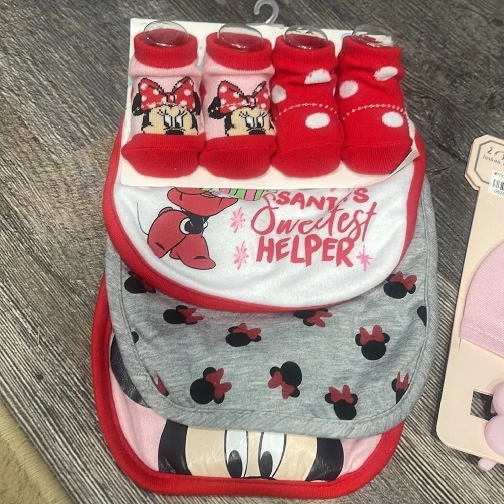 2 baby bibs set